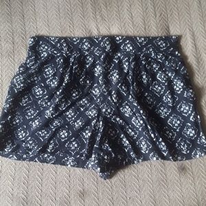 Flowy pattern shorts